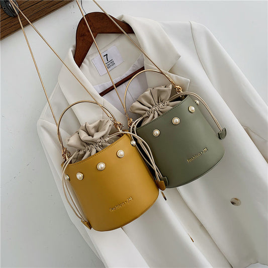 Borsa a secchiello portatile versatile con coulisse