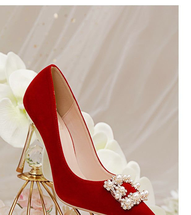 Scarpe da sposa con tacco a spillo e strass di perle