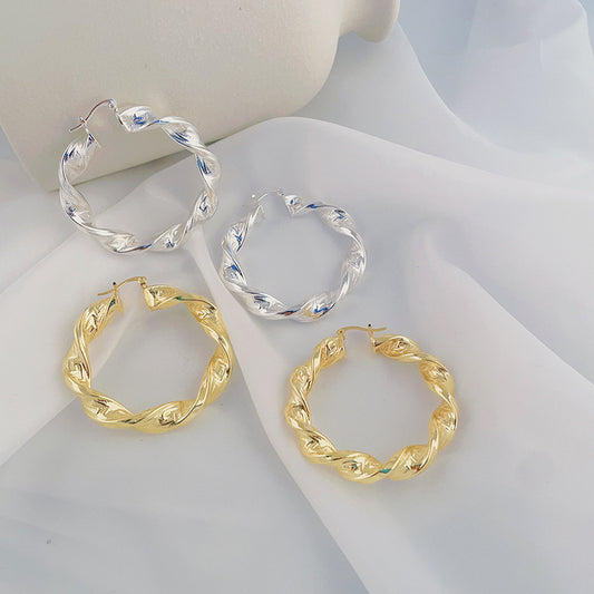 Orecchini in lega metallica alla moda per donna