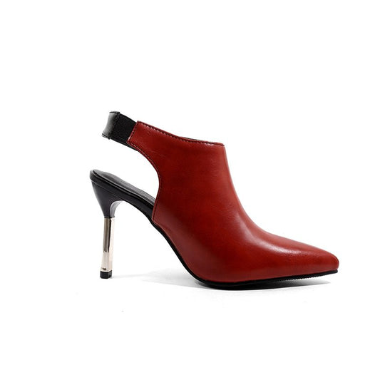 Sandali con tacco alto e punta a spillo color block alla moda