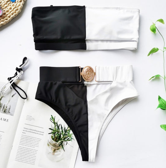 Costume da bagno intero da donna con fibbia in metallo