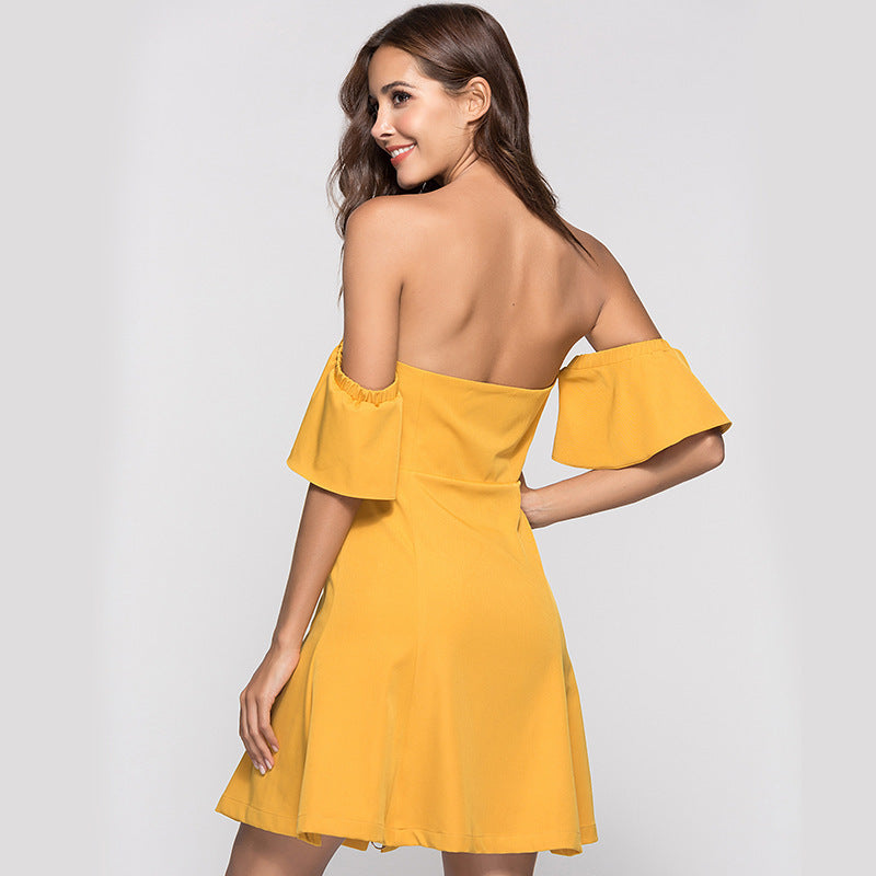 Abito da donna aderente con maniche arricciate, spalle raglan avvolte e tasca con cerniera