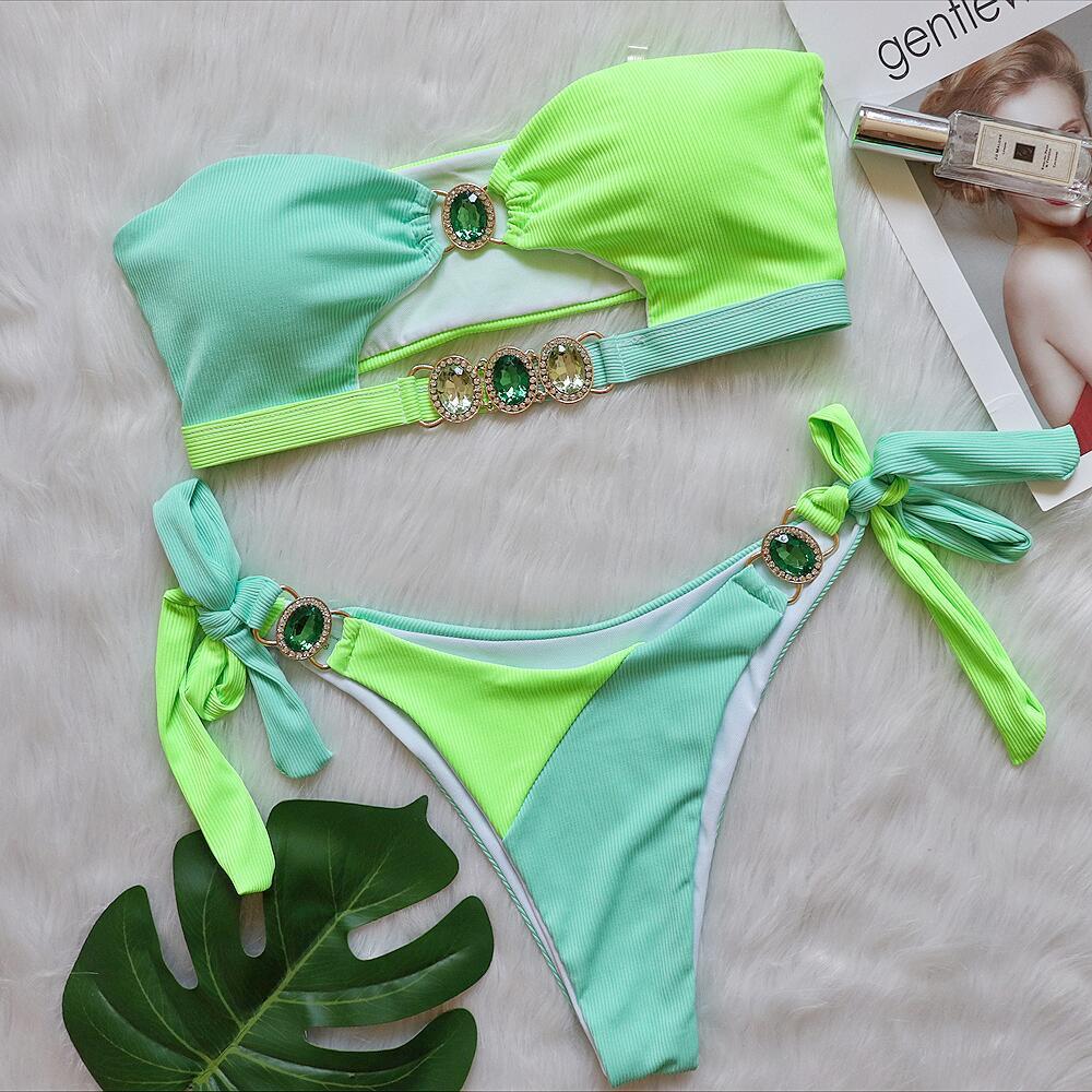 Sexy Bikini mit Kristalldiamanten, abnehmbarem Brustpolster und geteiltem Brustgurt