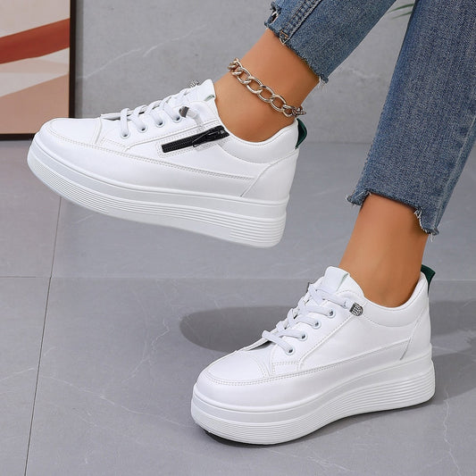 Scarpe sportive basse casual abbinate ai colori