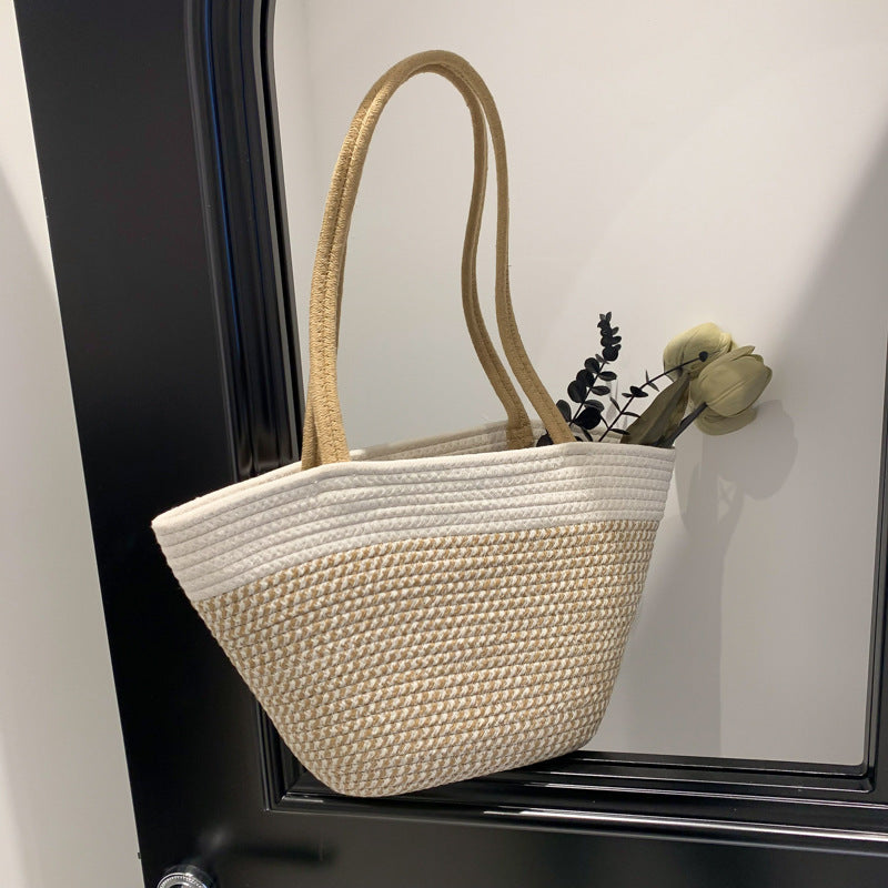 Strohtasche mit großem Fassungsvermögen in Frühlingskontrastfarbe