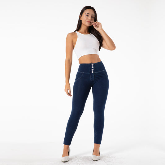 Jeans da fitness da donna con quattro bottoni e bellissimi glutei