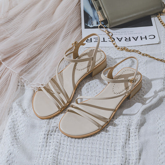 Damen Römerschuhe mit mittelhohem Absatz und runder Spitze und klobigen Absätzen