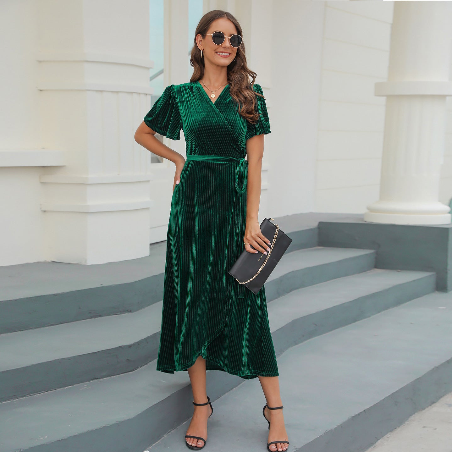 Abito formale da donna in velluto dorato diviso, lunghezza media, primavera e autunno