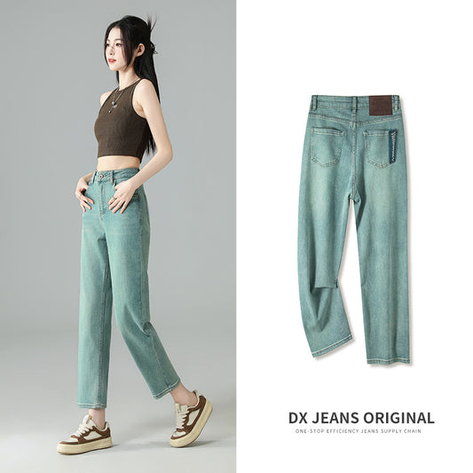 Mintgrüne, verkürzte, bestickte Jeans für Damen