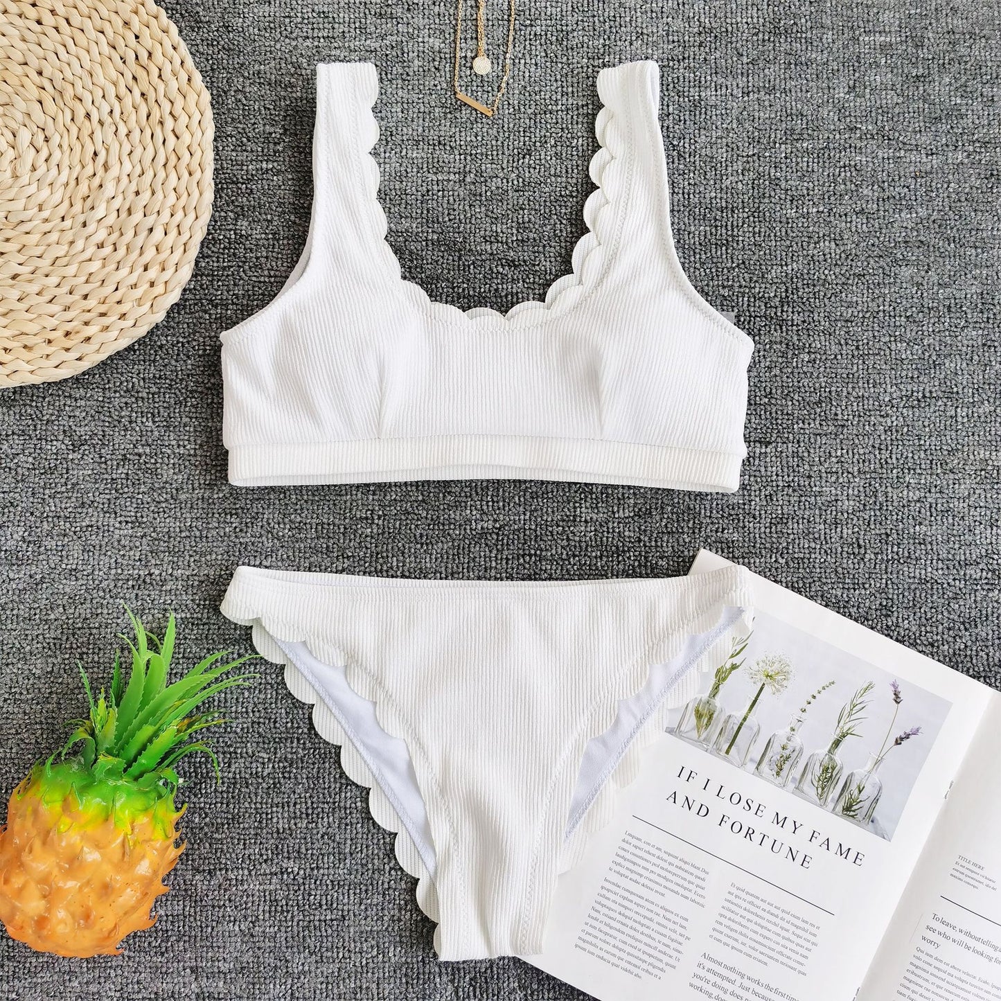 Cut flower split swimsuit bikini