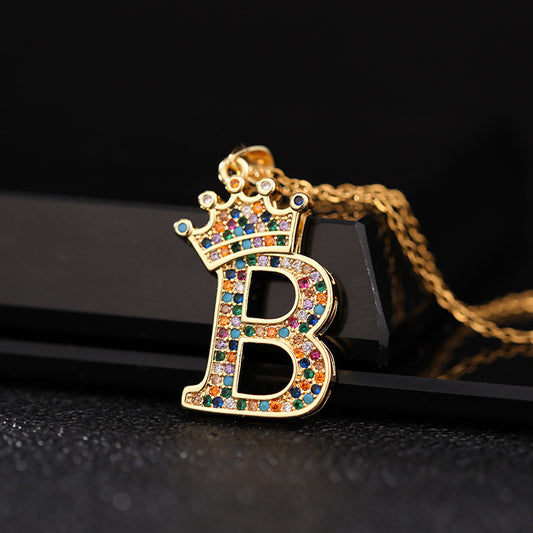 Collana con ciondolo a 26 lettere con zirconi colorati micro-intarsiati, stile hip-hop