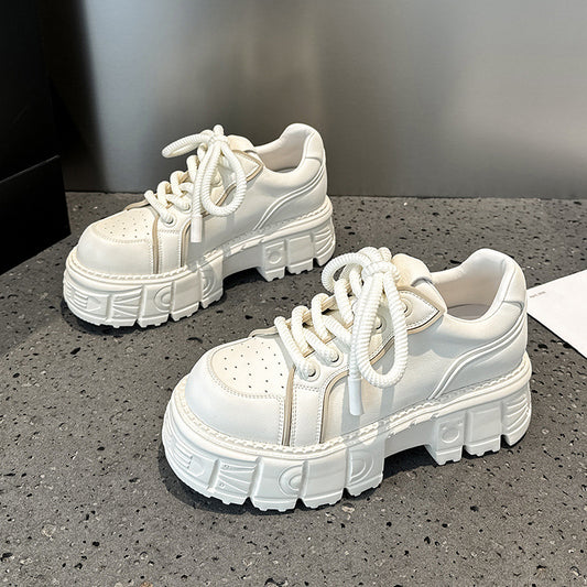 Scarpe casual in pelle con aumento di altezza, alla moda, con fondo a muffin primaverile