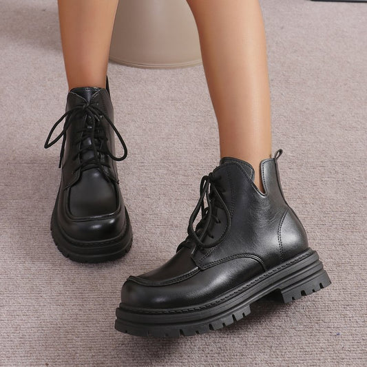 Nuovi stivali da donna con cinturino incrociato e plateau tinta unita