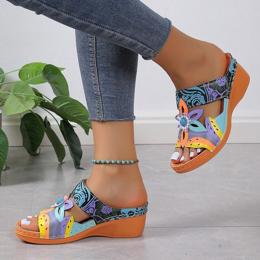 Pantofole etniche con pendio e totem colorate per ragazze cool