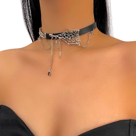 Collana ragnatela con design europeo e americano, senso della moda, temperamento minoritario, senso del metallo retrò