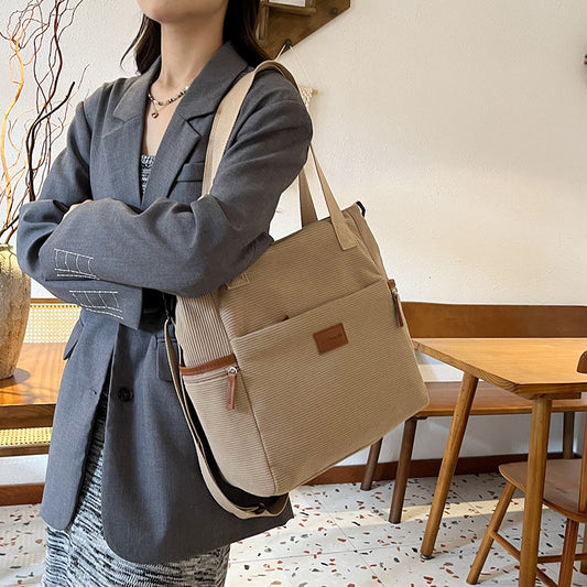 Borsa tote in velluto a coste nuova e alla moda per le donne