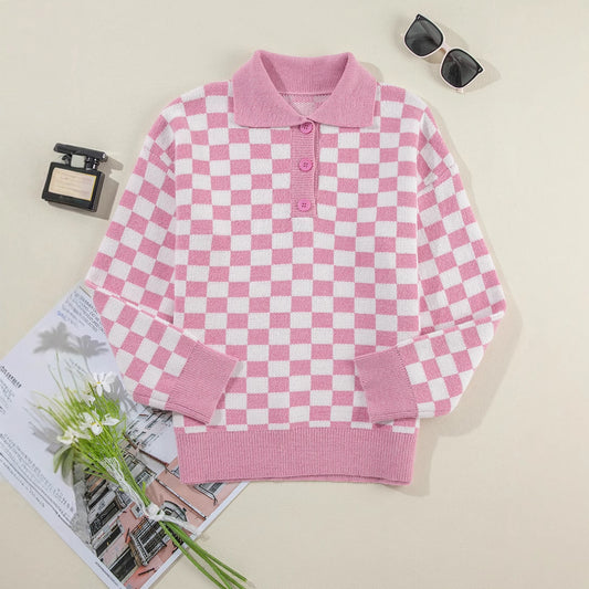 Camicia a quadri a scacchi con tre bottoni e fondo ampio alla moda per le donne