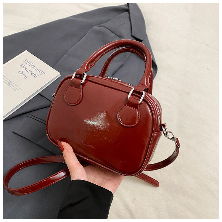 Women's Shoulder Messenger Bag Portable And Fashion Handbag