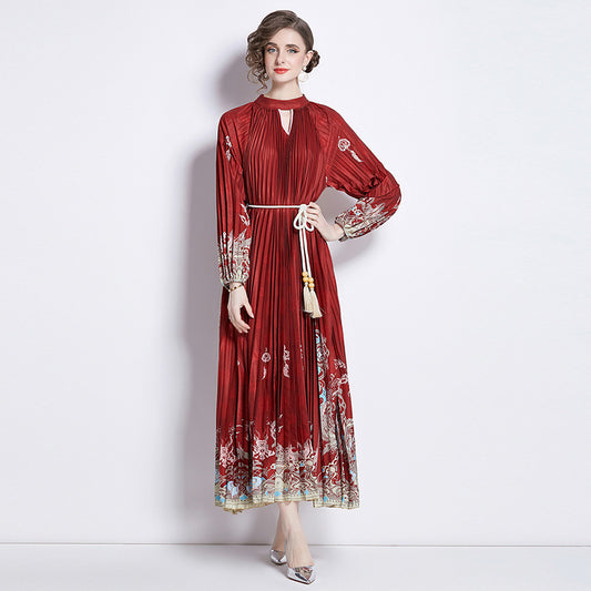 Plissiertes Kleid mit Quastengürtel für Damen