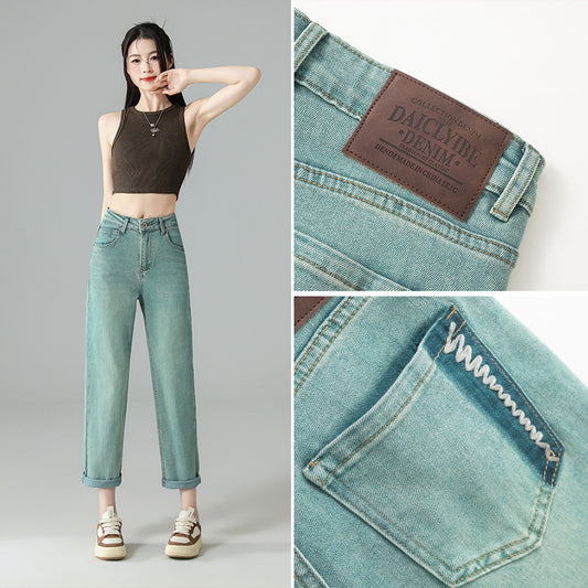 Mintgrüne, verkürzte, bestickte Jeans für Damen