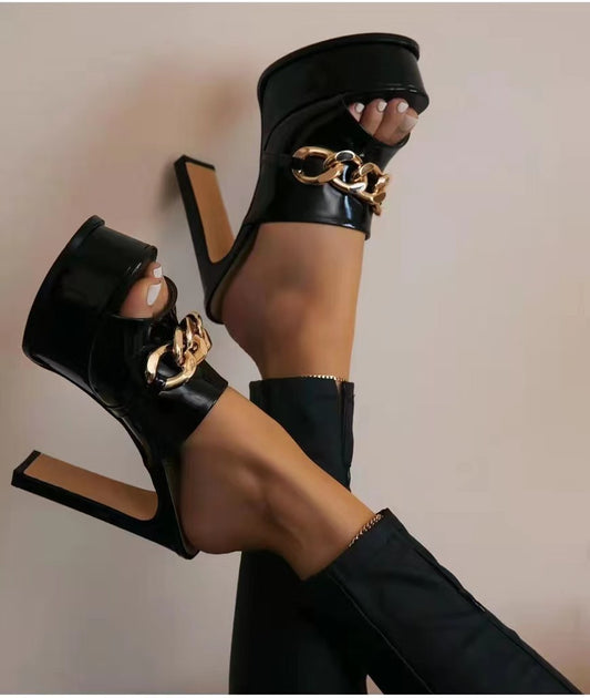 Sandali e pantofole con tacco alto da donna con tacco spesso