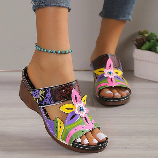 Pantofole etniche con pendio e totem colorate per ragazze cool