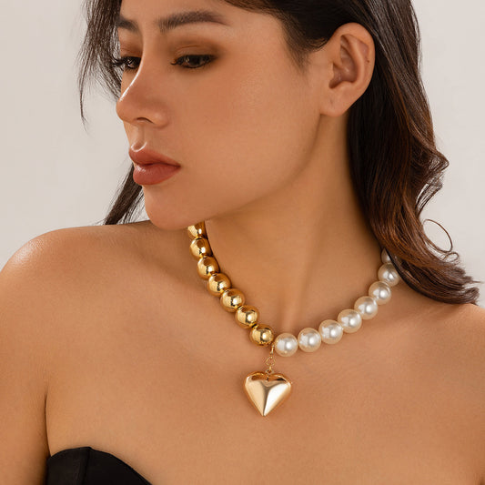 Collana grande rotonda con perline esagerate