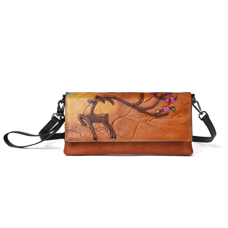 Pochette colorata con punta piccola e goffratura retrò