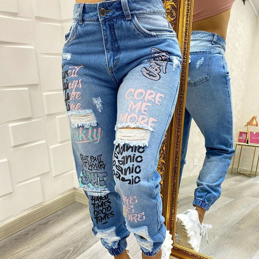 Jeans strappati tinta unita con alfabeto blu da donna