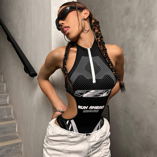 Tuta attillata traforata con stampa a lettere hipster da strada da donna