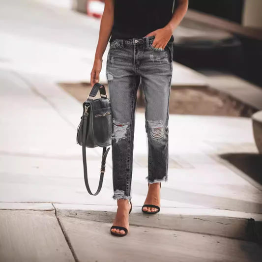 Zerrissene, nicht elastische Retro-Modejeans für Damen