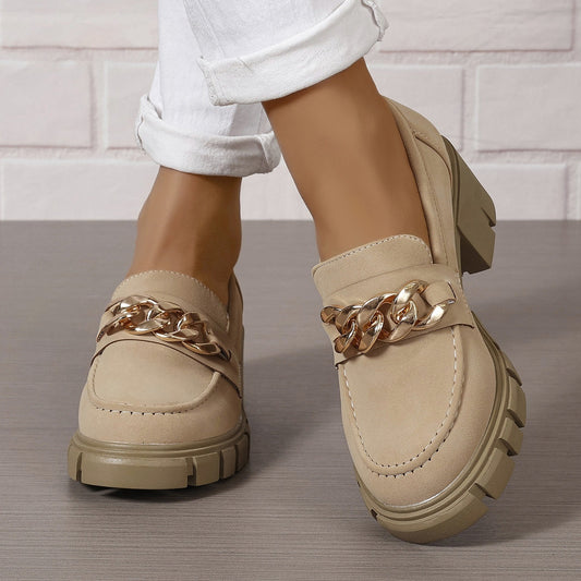 Scarpe alla moda da donna con catena di grandi dimensioni