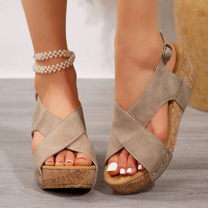 Scarpe estive con zeppa e rivetti da donna, con fondo spesso e bocca di pesce