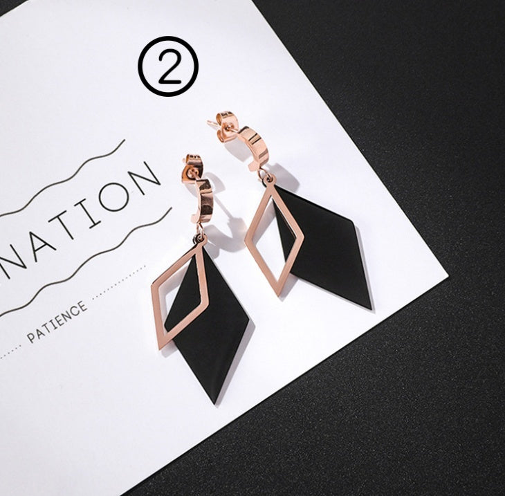 orecchini in acciaio al titanio temperamento triangolo orecchini geometrici rotondi