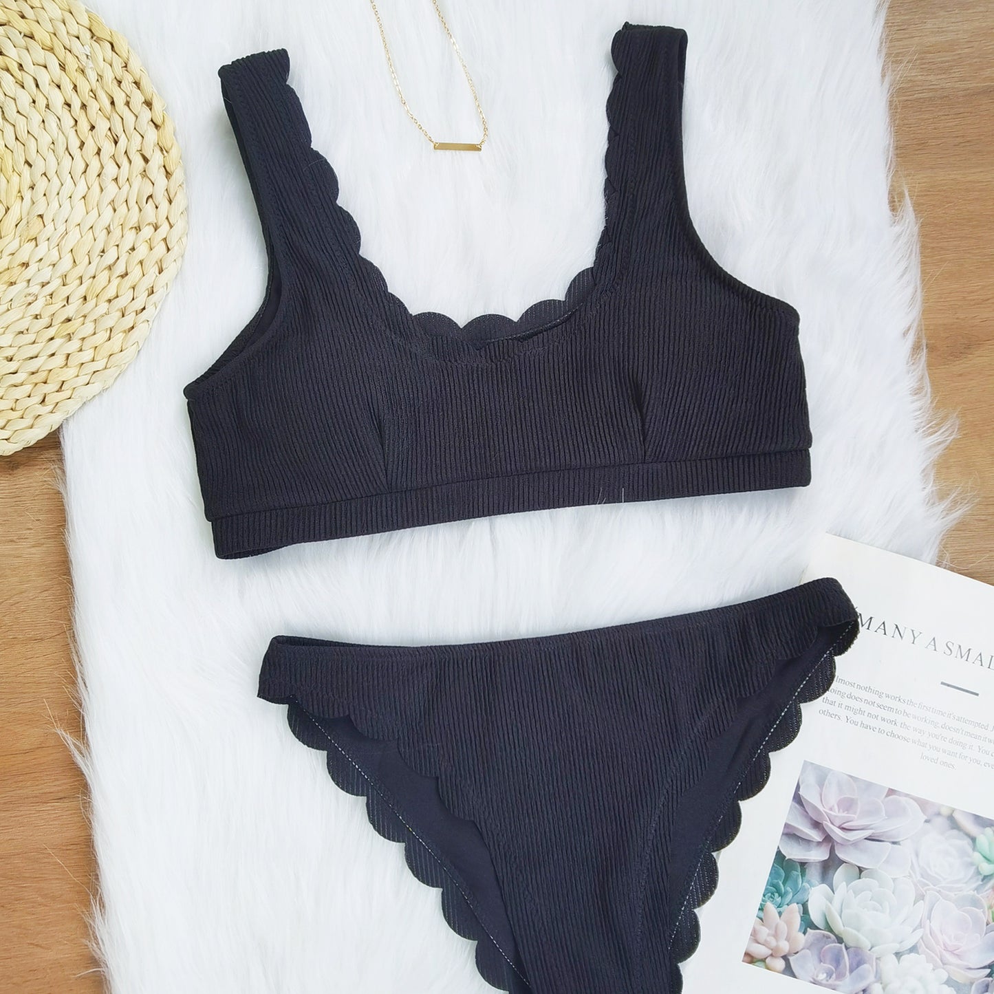 Cut flower split swimsuit bikini