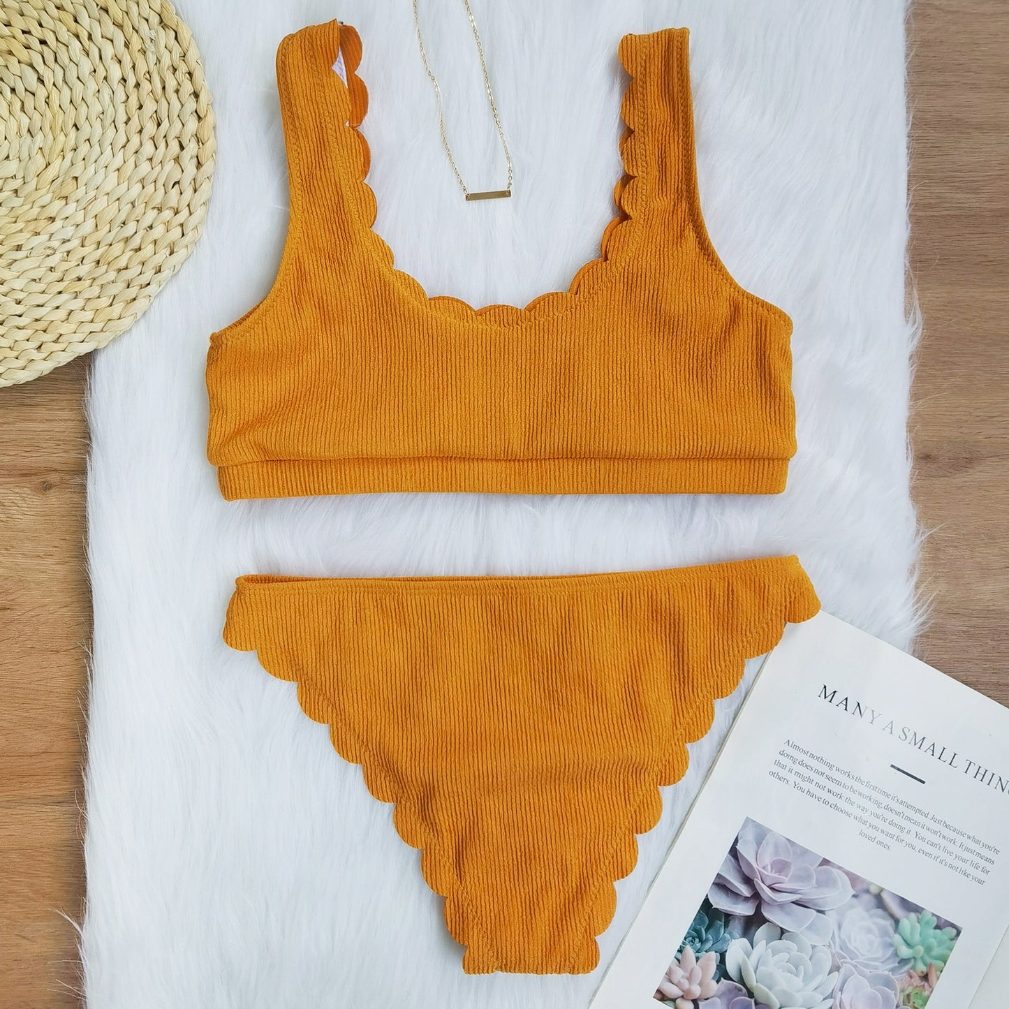 Cut flower split swimsuit bikini