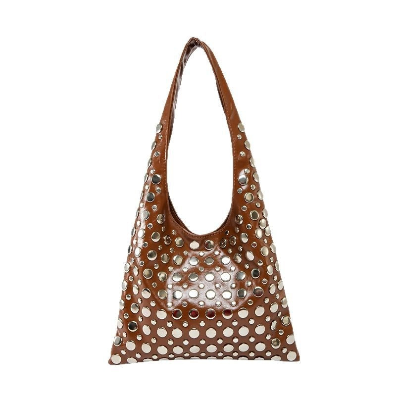 Borsa a tracolla con rivetti a pois da donna