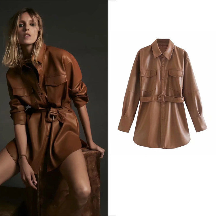 Giacca in finta pelle con cuciture alla moda