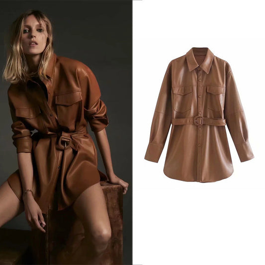 Giacca in finta pelle con cuciture alla moda