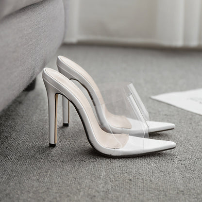 Sandali e ciabatte in PVC bianco con tacco alto a punta