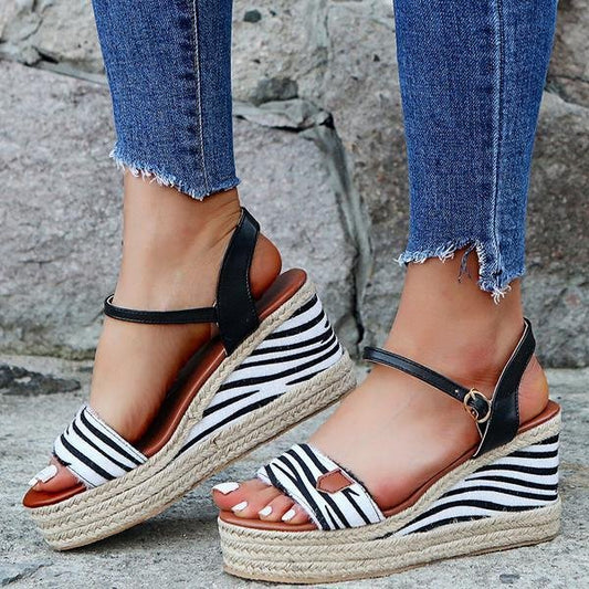 Fibbia con tacco alto e zeppa impermeabile