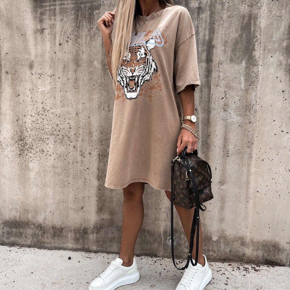 Maglione corto e ampio Maglietta a maniche corte Maglietta a maniche lunghe