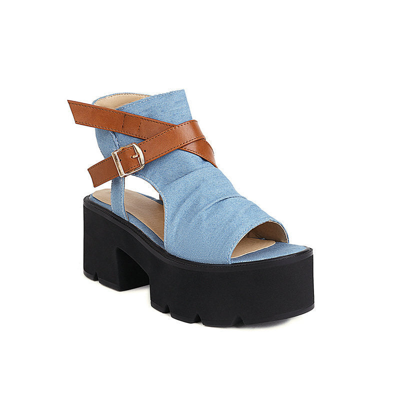 Sandali da donna in denim con cinturino in pelle e punta aperta, alla moda