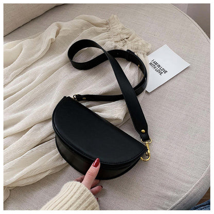 borsa da sella a mezzaluna