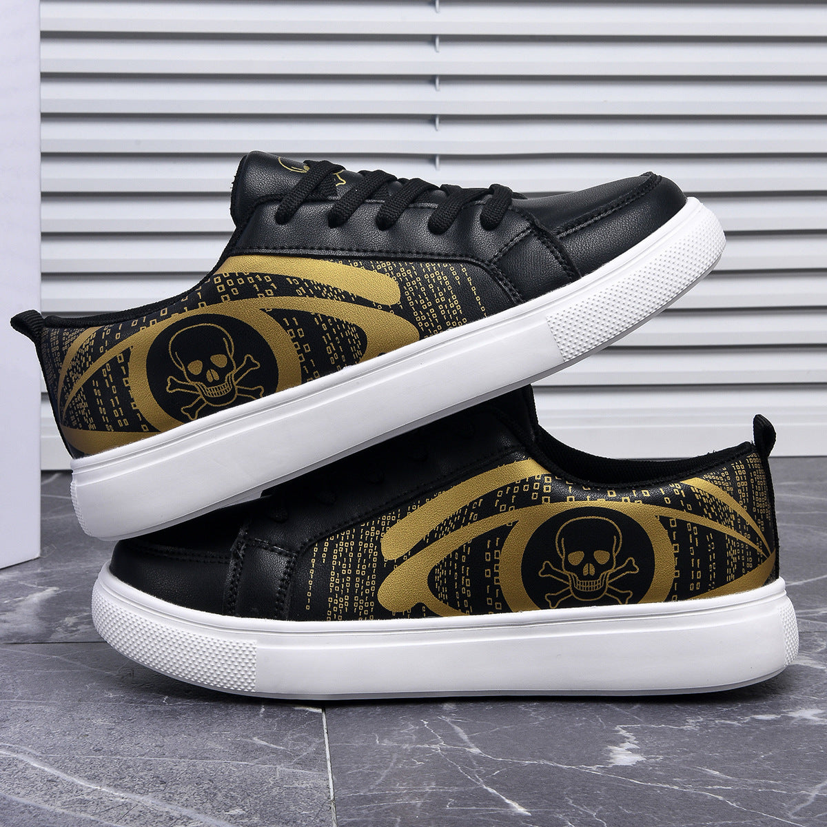 Scarpe da donna in pelle bianca alla moda taglie forti