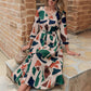 Damenkleid mit V-Ausschnitt und bedrucktem Gürtel
