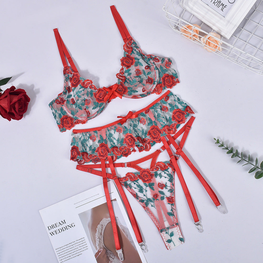 Completo da donna in tre pezzi con ricamo a forma di rosa