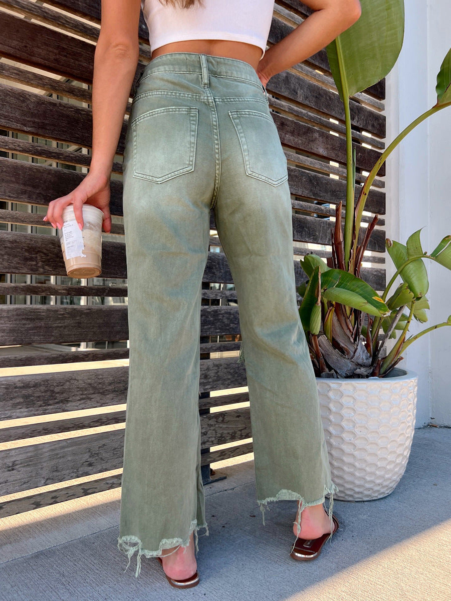 Jeans larghi e dritti strappati da donna