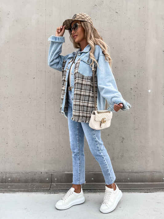 Cappotto scozzese con cuciture in denim, top largo da donna