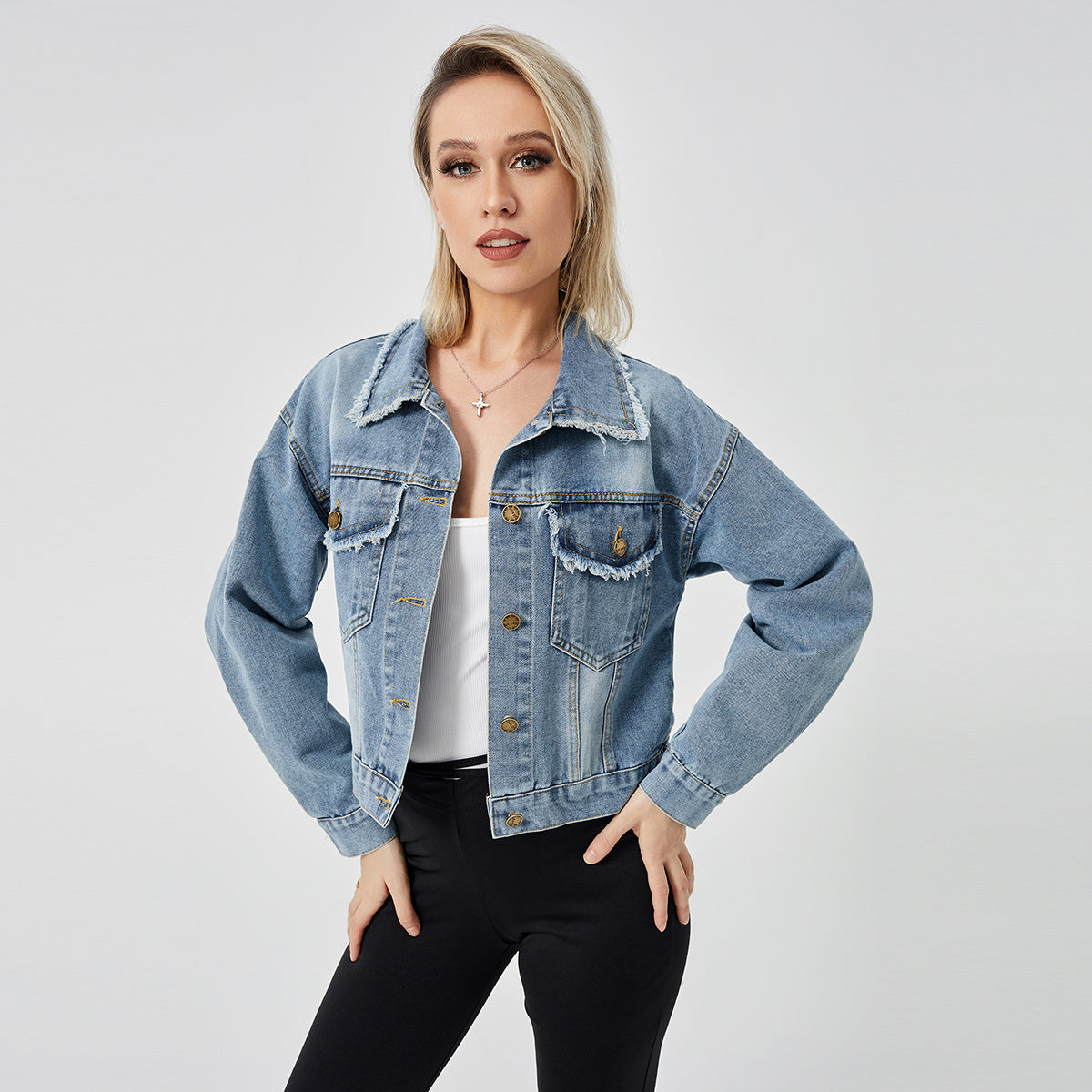 Giacca a maniche lunghe in denim da donna, modello alla moda